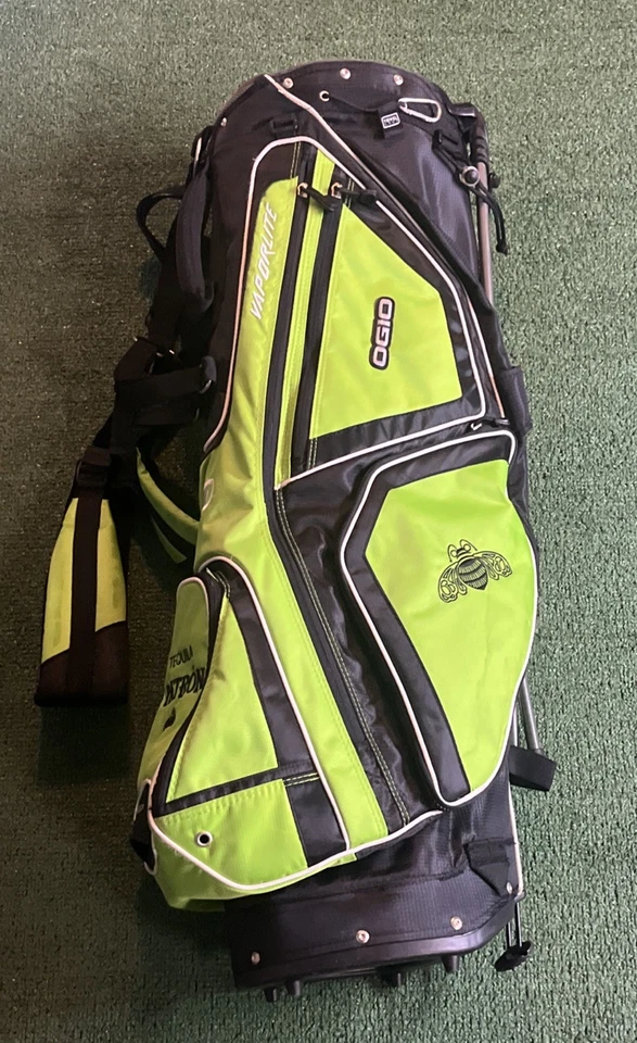 Bolsa de golf Ogio Patron Tequila 8 vías con estrella y soporte verde y negra con cubierta de lluvia Foto 2 de 4