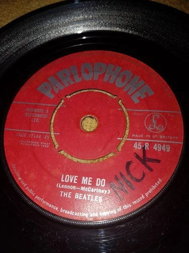 VG- UK PARLOPHONE 45 - THE BEATLES -  LOVE ME DO