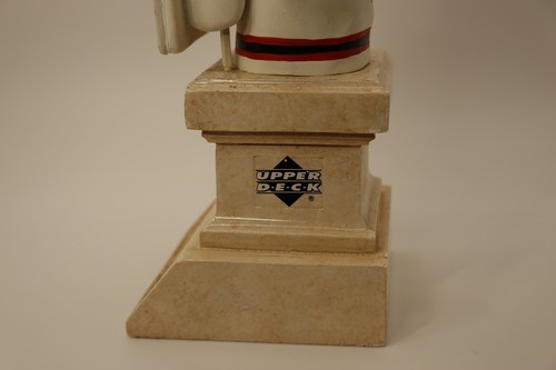 Martin Brodeur - New Jersey Mini-Bust 2002-03 UD Classic Portraits -ORIGINAL BOX - Picture 17 of 24