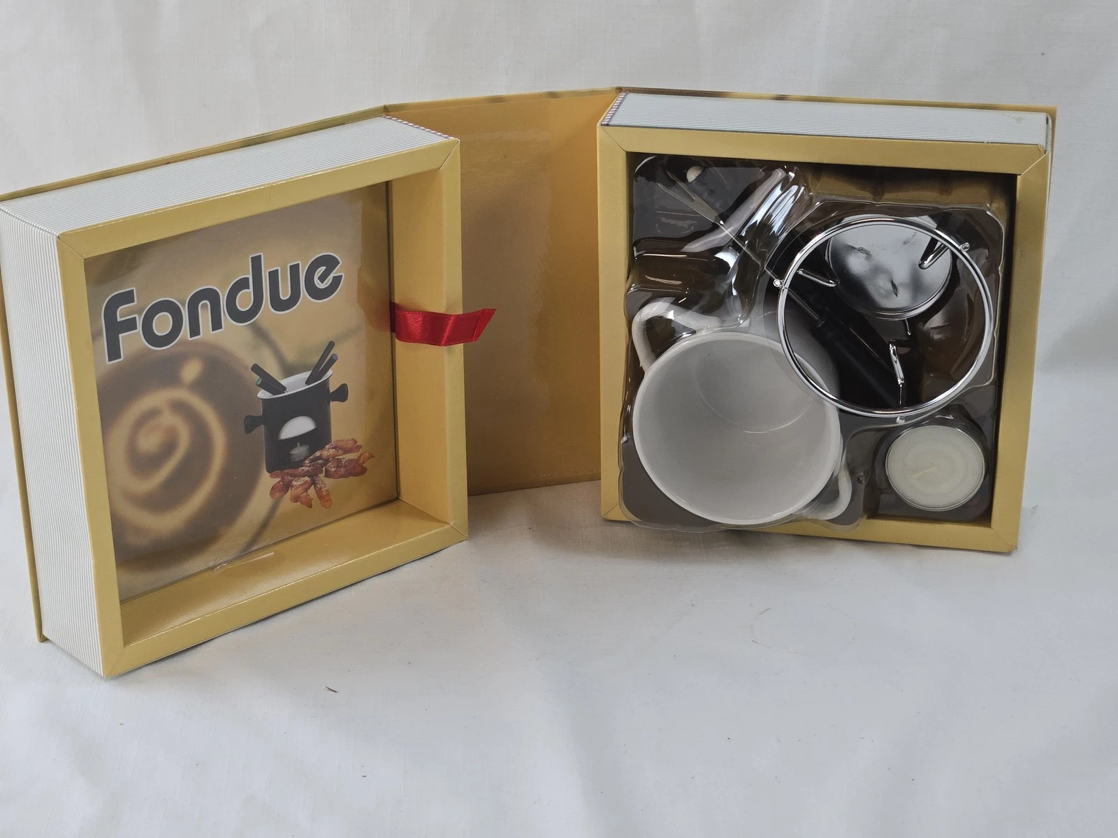 New Fondue Set with 128-Page Recipe Book Mini Pot Stand Forks & Tealight
Opens in a new window or ta