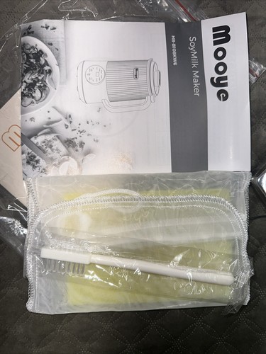 Mooye 35oz Automatic Nut Milk Maker with Nut Milk Bag - Homemade Almond Milk - Picture 3 of 3
