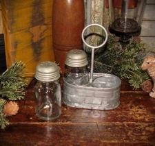 Primitive Vtg Style Farmhouse Glass Salt Pepper Shaker Galvanized Caddy Set