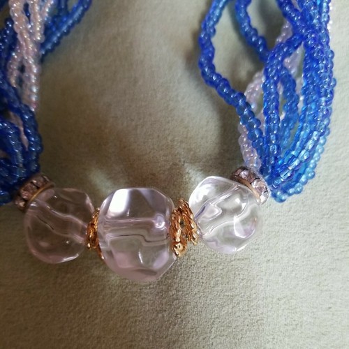 LF blue white plastic bead necklace 22"l - Picture 4 of 5