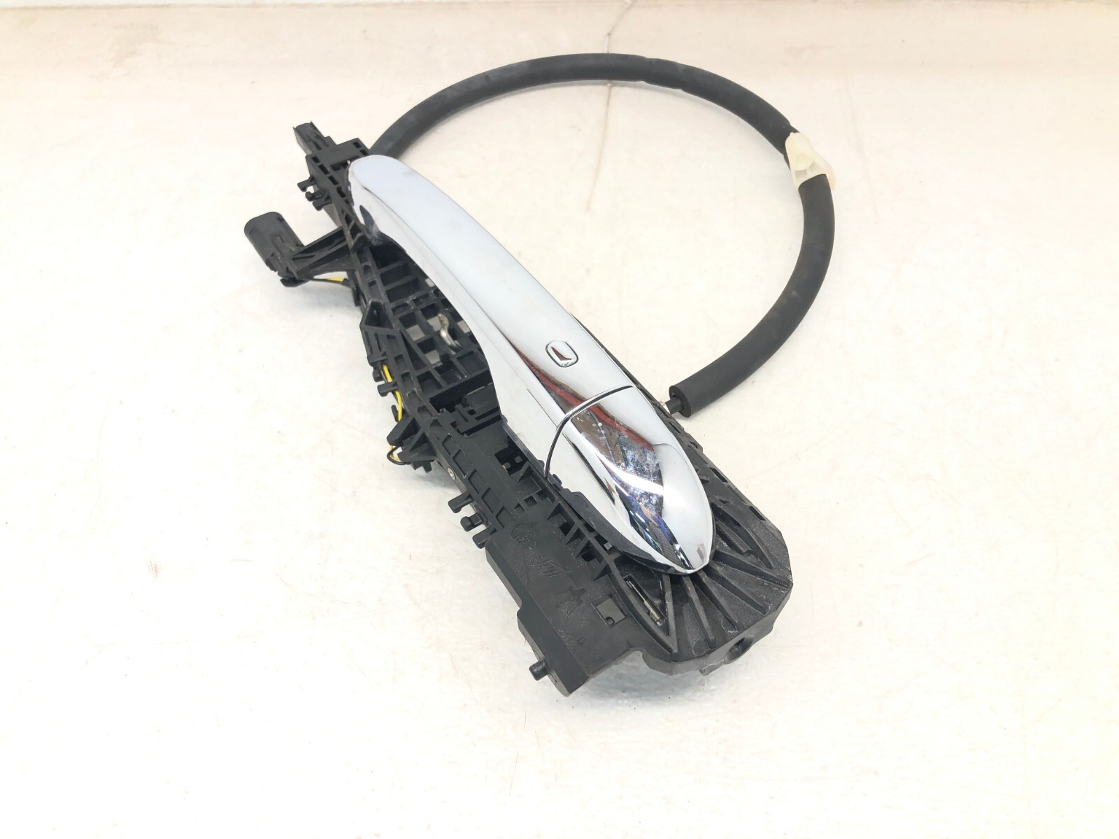 2017-2022 MASERATI LEVANTE LEFT DRIVER REAR EXTERIOR DOOR HANDLE OEM