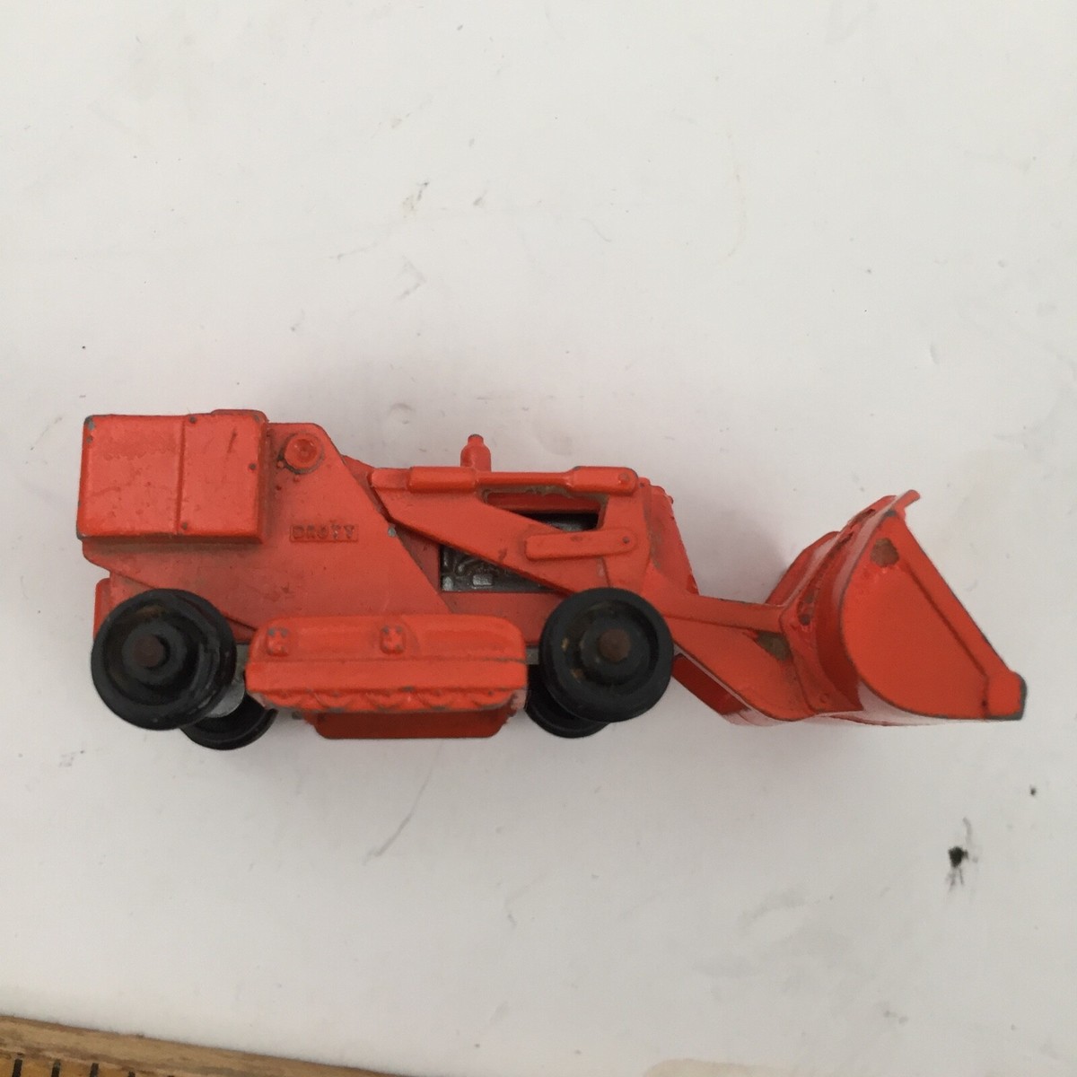 MATCHBOX N°58B DROTT EXCAVATOR 1962 Matchbox Lesney 1962 No. 58 Drott Excavator Missing Treads