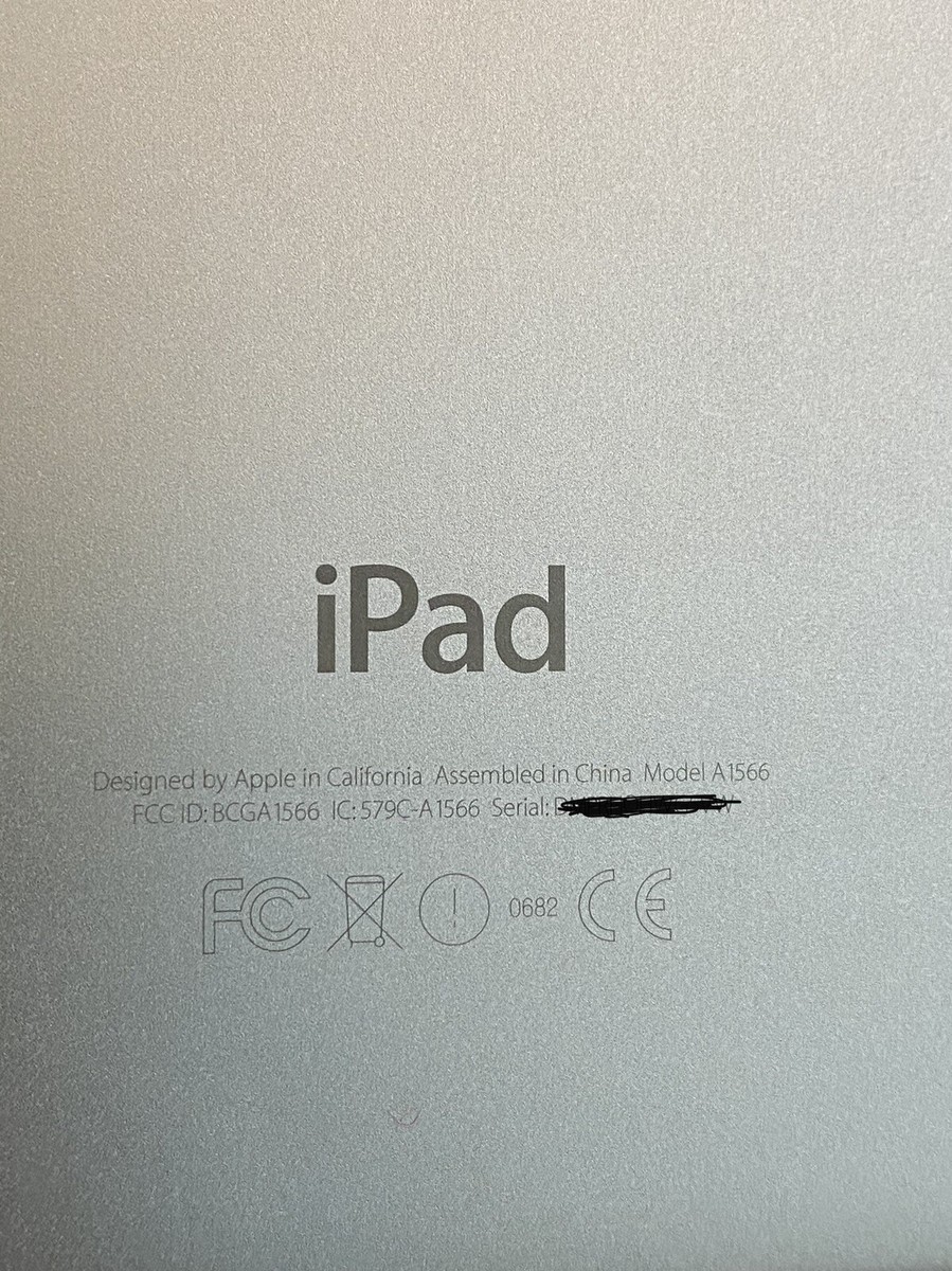 Apple iPad Air 2 64GB, Wi-Fi, 9.7in - Space Gray - Bundled W/Case