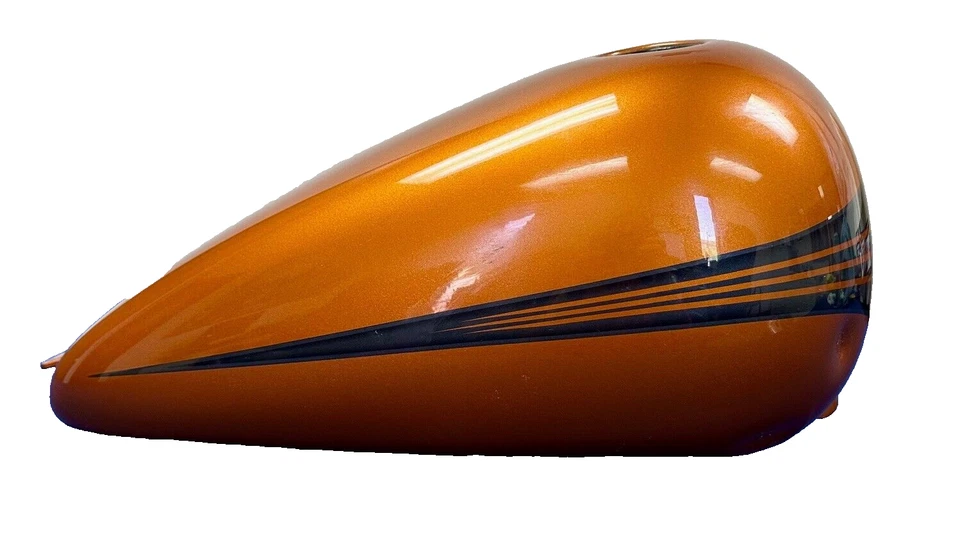 Harley-Davidson 62322-11 61000075DST Amber Whiskey Fuel Tank 2014 FXSB Breakout Foto 2 de 4