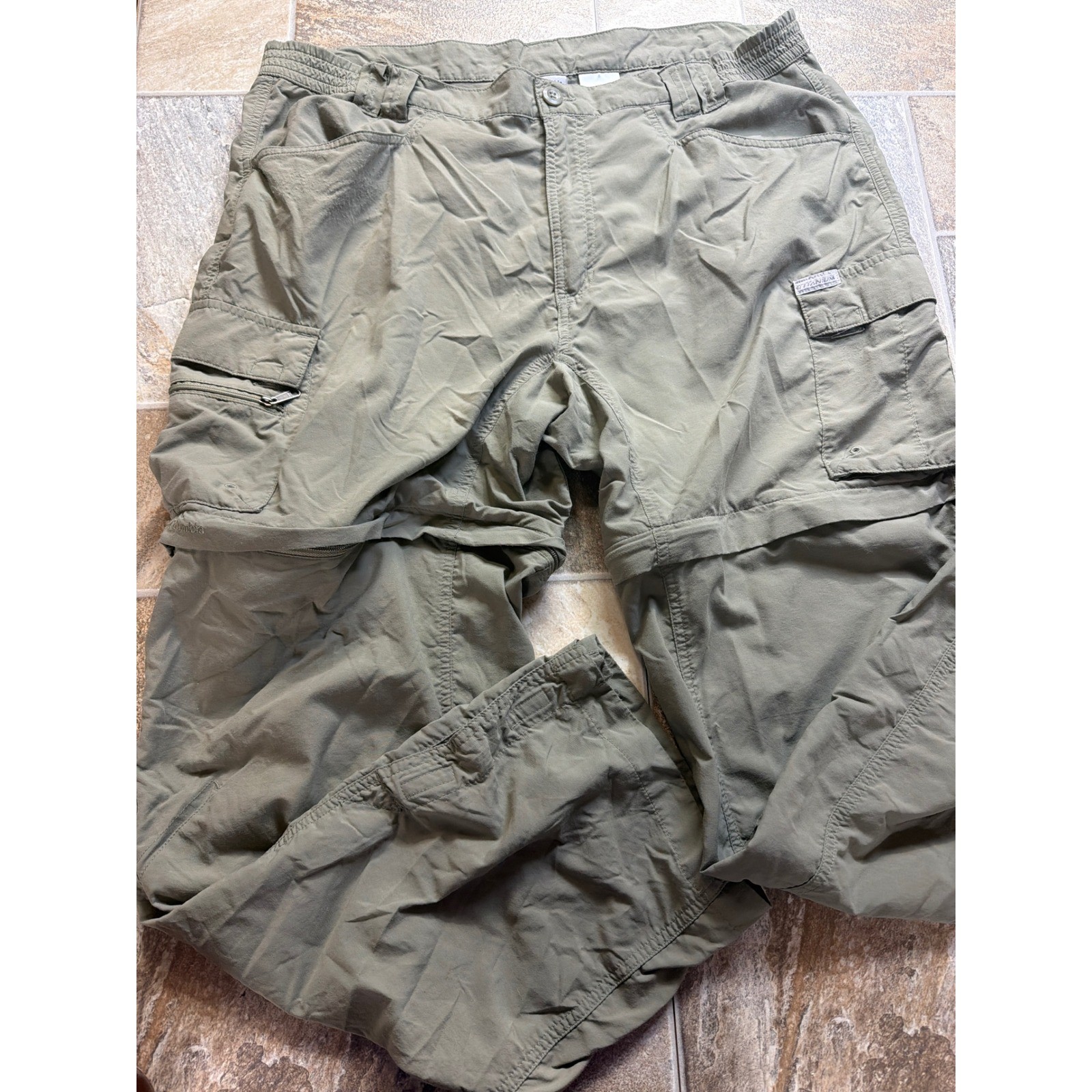 Columbia Titanium Convertible Hiking Pants Zip Off Legs Khaki XL