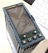 Regolatore di temperatura Eurotherm 2408 USATO