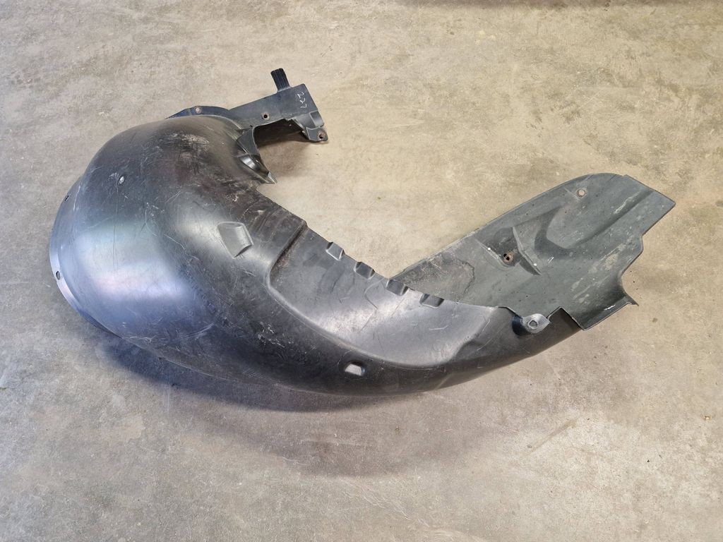 BMW X5 E53 2002 wheel arch shell wheel arch cover rear 8403059
