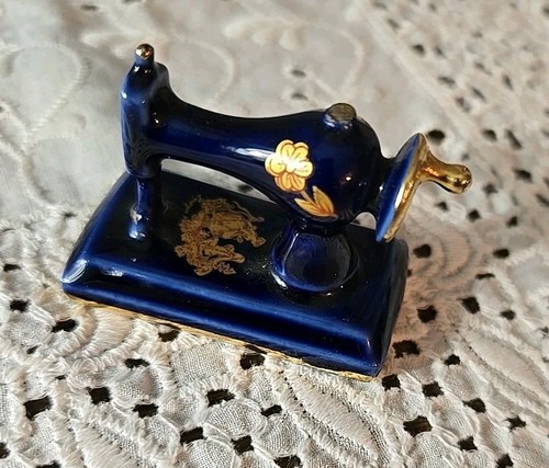 Vintage LIMOGES CASTEL COBALT GOLD PORCELAIN SEWING MACHINE France Miniature - Picture 7 of 7