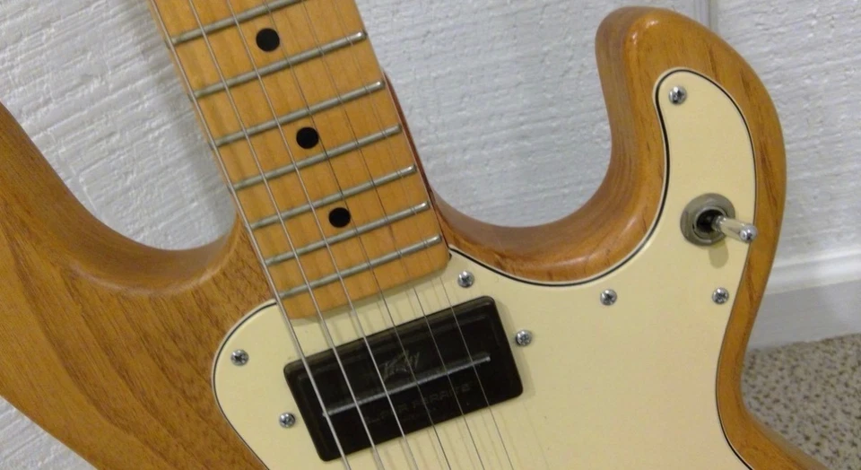 Guitarra Eléctrica Peavey T-15 Años 80 Hecha en EE. UU. Rara ACABADO MADERA NATURAL Foto 3 de 4