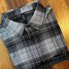 Lululemon Women’s Black White Plaid Button-Up Shirt Size M Relaxed Fit