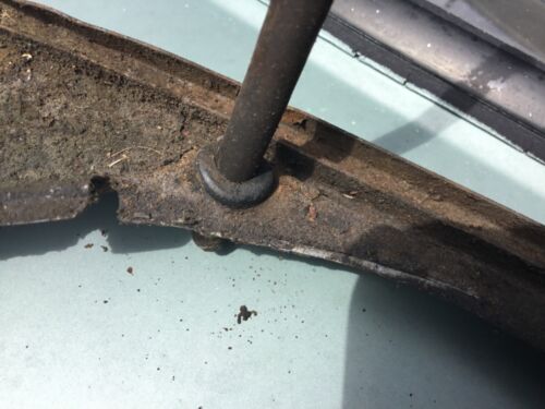 X6 Vw grommet metal fuel line accelerator cable tube front tin shroud ferrule - Picture 3 of 6