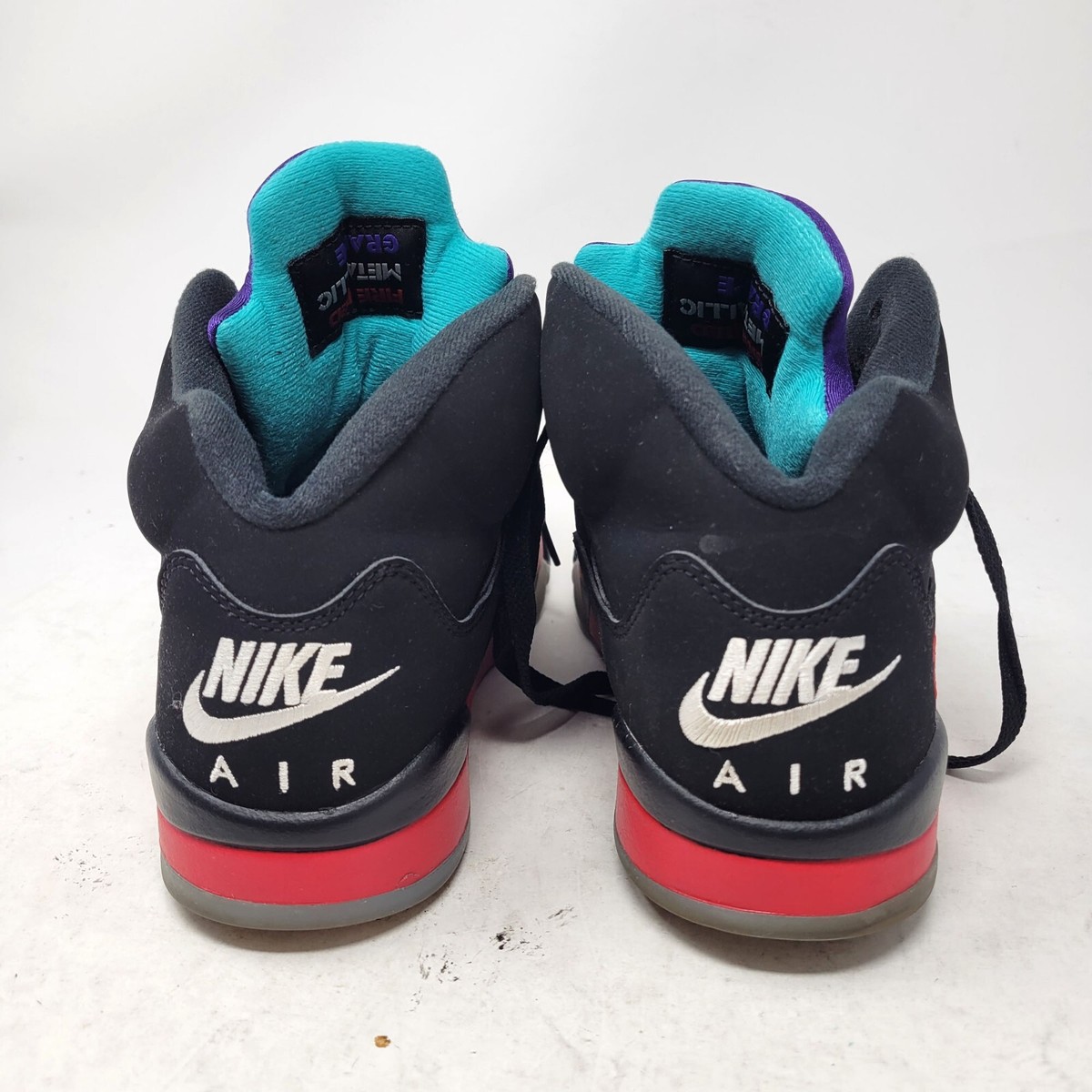 Jordan 5 Retro Top 3 Metallic Silver Black Fire Red Emerald