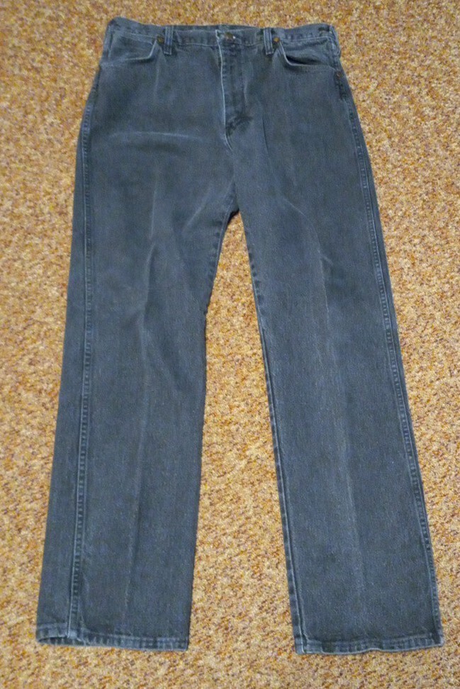 Vintage Wrangler 13MWZPB Jeans Distressed Black Denim USA Vintage Wrangler 13MWZPB Jeans Distressed Black Denim USA