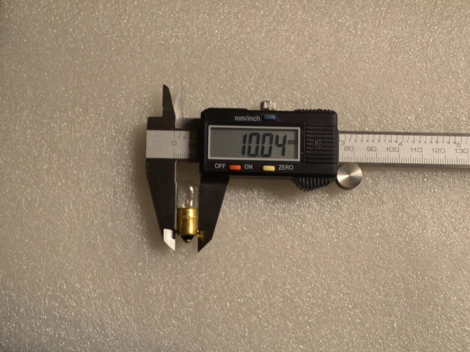 (3) BAYONET #1847 INCANDESCENT LAMPS/ Hammarlund HQ-129-X, HQ-170 & HQ-180 BULBS