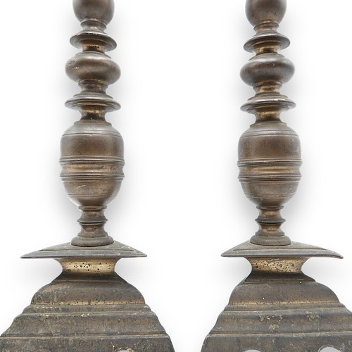 CANDELIERI IN BRONZO MASSICCIO 1700 XVIII sec CANDELABRI PORTACANDELA D’EPOCA - Foto 5 di 8
