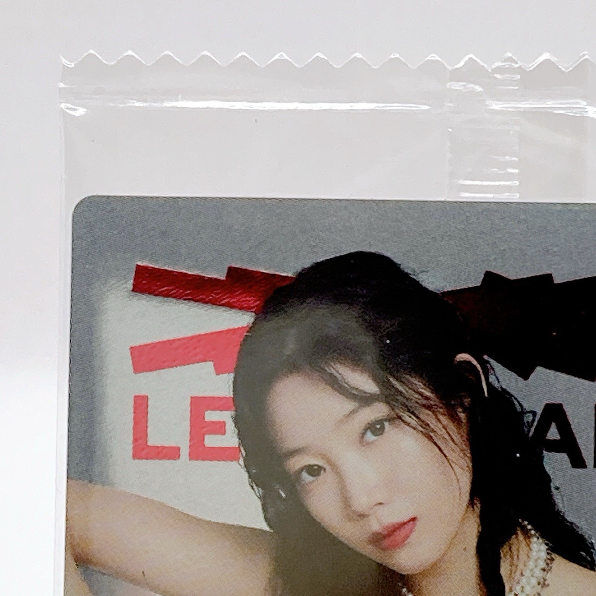 Kazuha LE SSERAFIM Foil Stamped Wafer Card R-14 Bandai Japan K-POP
