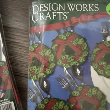 Design Works Felt Christmas Wreath Silverware Pocket Kit #5534. New