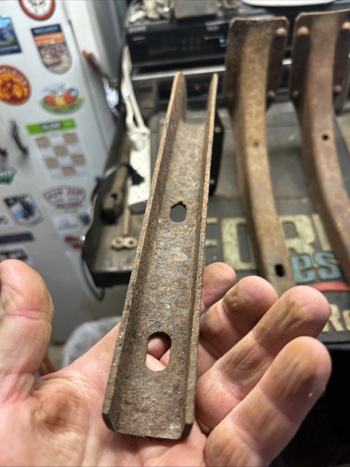 (3) Suporte de degrau para placa de corrida 1948 1949 1950 1951 1952 Ford F1 F2 F3 F4 F5 F6 - Imagem 3 de 4