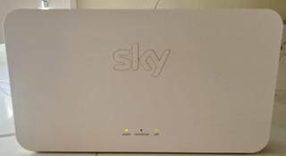 Sky Broadband Booster SE210A White