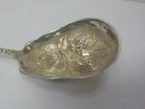 Stieff ROSE Repousse Sterling Silver 8" Berry Spoon, Strawberry Bowl No Monogram - Picture 6 of 10