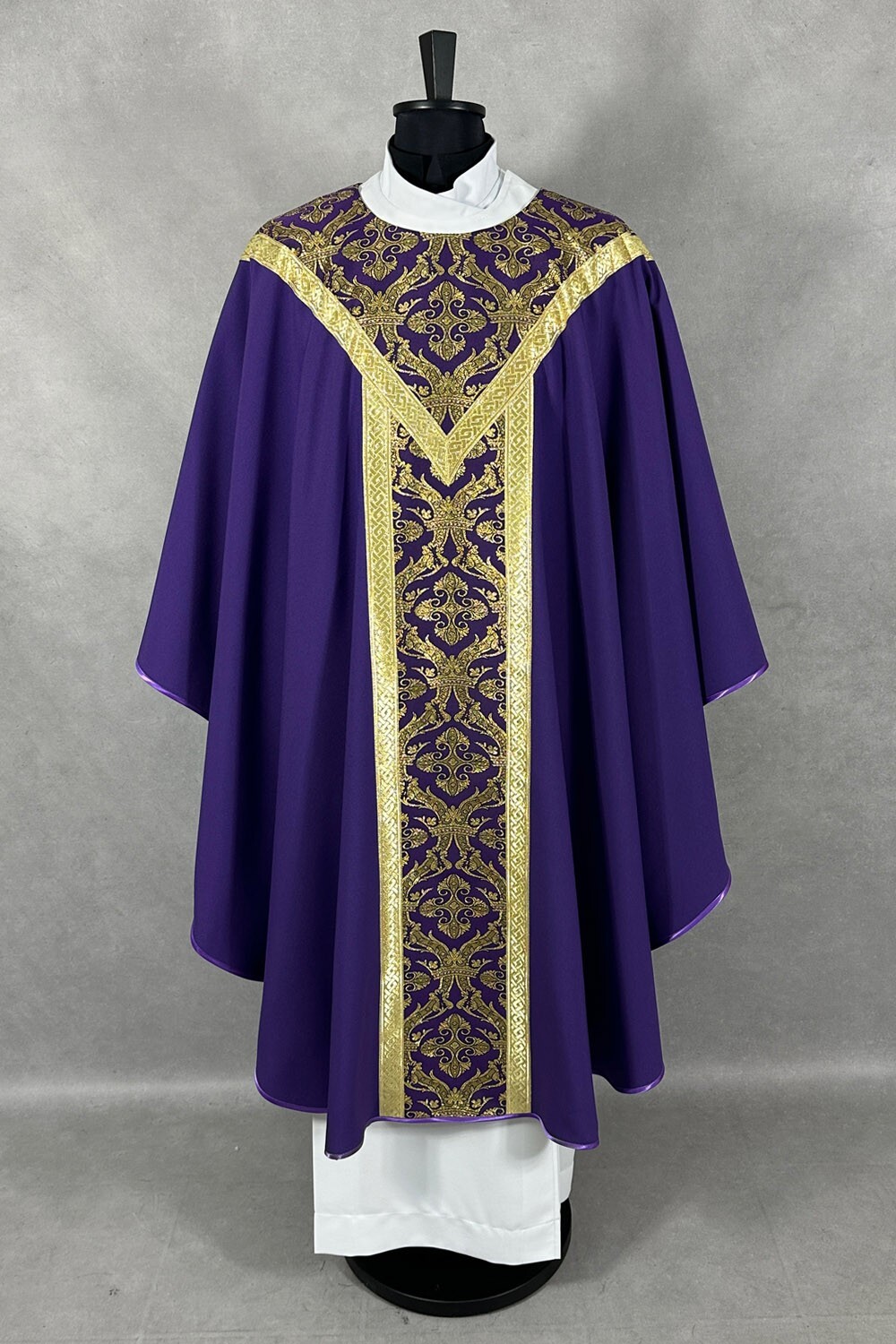 Purple CHASUBLE with burse , maniple and chalice veil