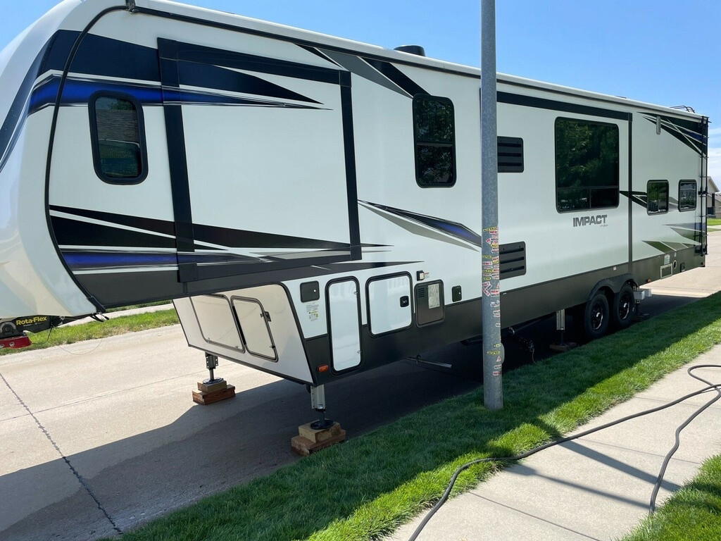 2020 Keystone Impact 359 39' Toy Hauler King Bed eBay