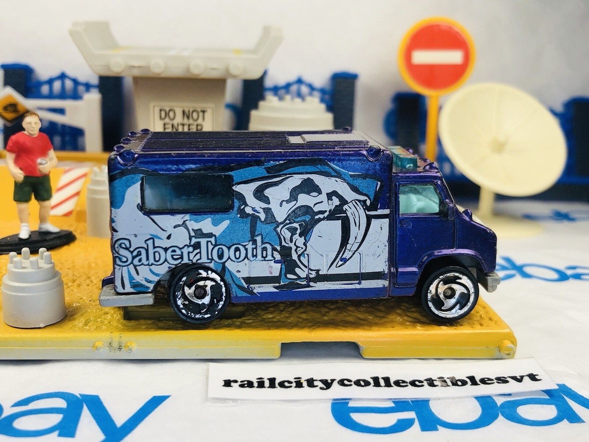 ミニカー Hot Wheels Real Riders AMBULANCE s-l400.jpg