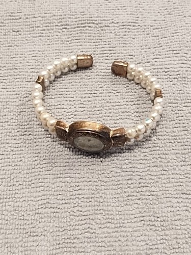 Geneva Watch Women~Silver Tone 22mm Faux Pearl Open Cuff Band~New Battery - Picture 7 of 12