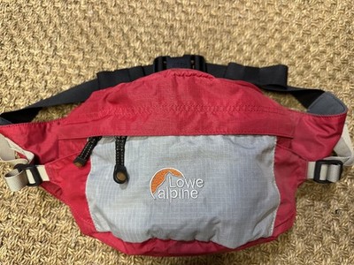 LOWE ALPINE WAIST FANNY DAY PACK  Hiking Walking Travel Camping