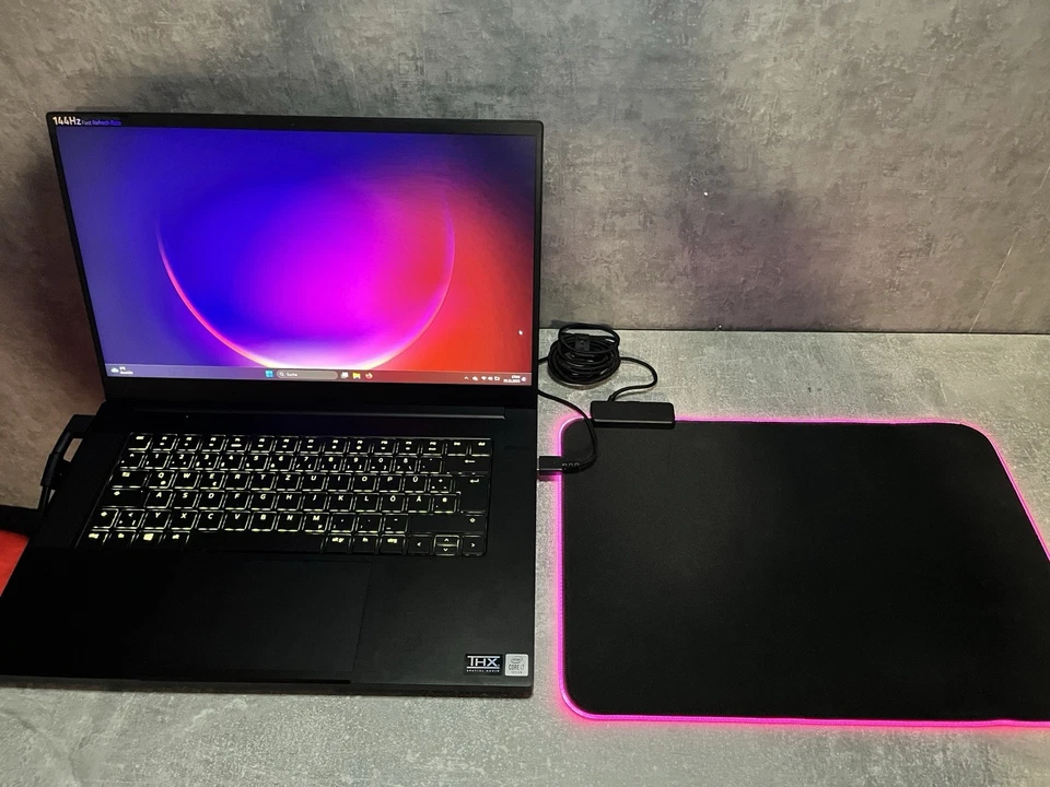 Razer Blade 15 RTX 3070 mit Mousepad 1TB SSD 16GB RAM Intel Core I7 - Bild 3 von 4