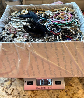 17 LBS HUGE Jewelry Lot Vintage to Current Pieces 100% Wearable NO JUNK (J117)