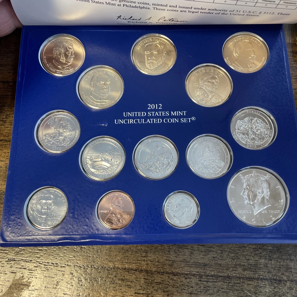 2012 U.S. Mint Uncirculated Coin Set Philadelphia United States Mint 14 Coins - Image 2 of 3