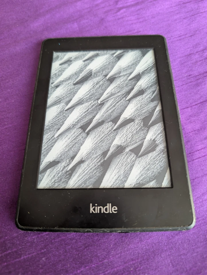 Amazon Kindle EY21, 5th generation paperwhite please read description - Image 2 of 4