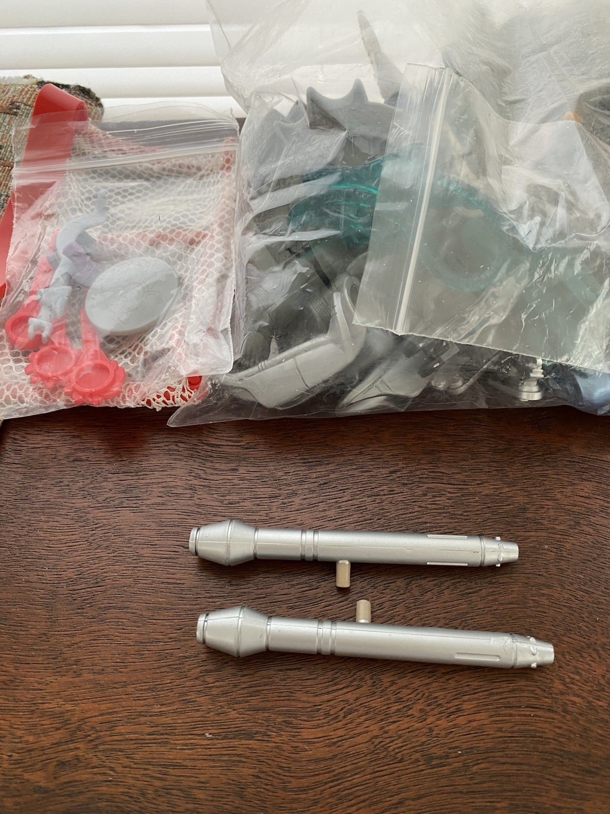 Huge Lot  1996 Vintage Mighty Ducks- 6 Figures & Loads of Accessories