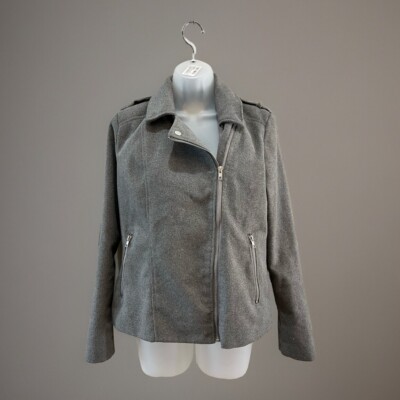 Delia s Grey  Winter COAT JACKET with Thinsulate  filling. Size Large