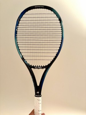 Yonex EZONE 100 4 3/8 2022 - 100 Sq In Tennis Rackets - Excellent Condition