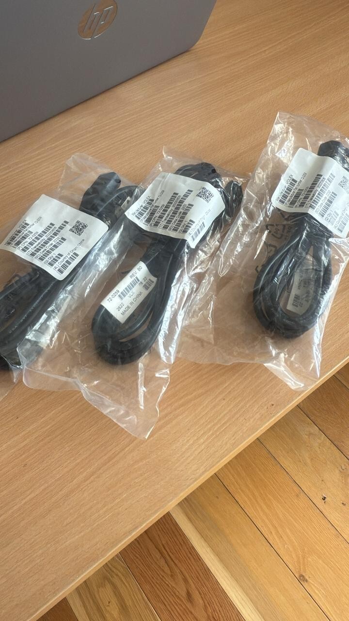 Foto 1 di 3