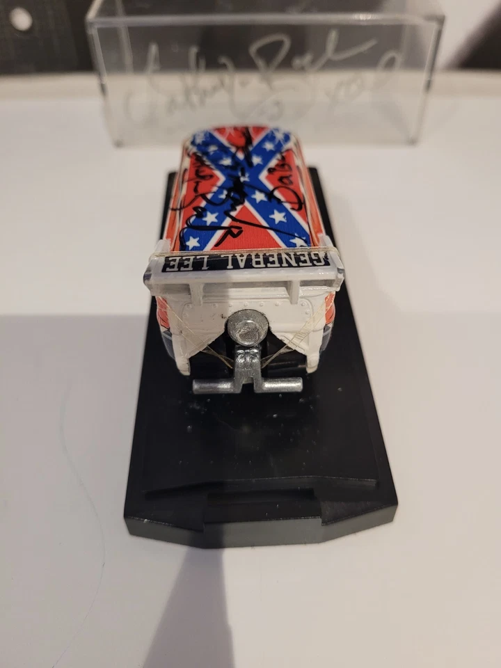 Hot Wheels Dukes of Hazzard Custom VW Drag Bus GENERAL LEE Signed by DASIY DUKE — 第 4/4 张图片