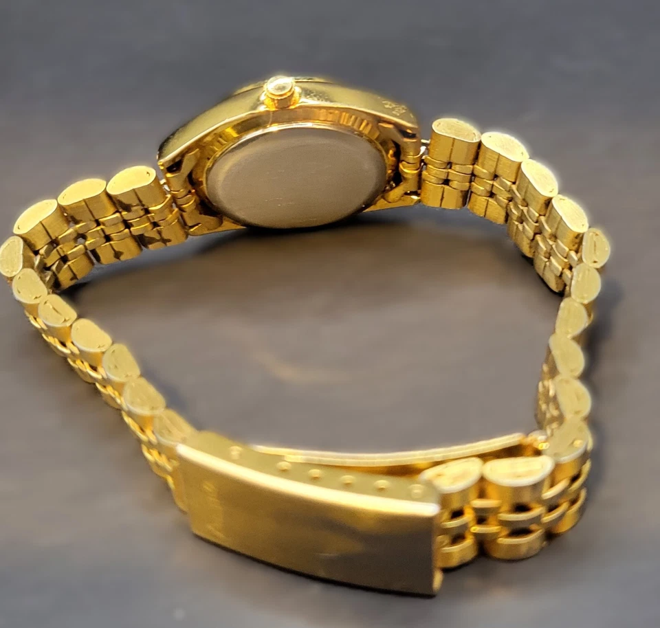 Reloj de cuarzo vintage suizo Activa tono dorado para dama de 25 mm WR 30m pulsera de acero Foto 4 de 4