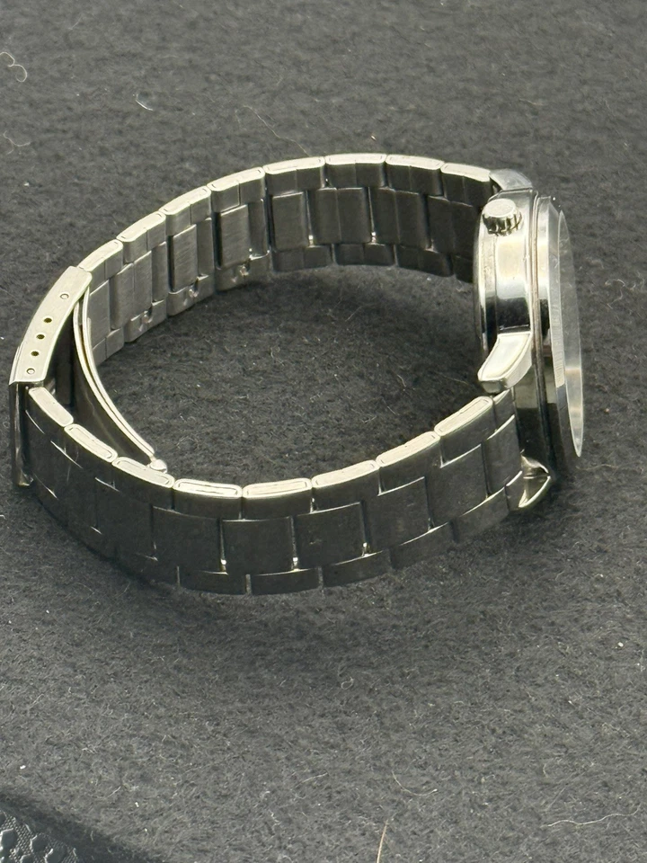 Casio 5330 Solar Mens Watch with Gift Box - image 2 of 4