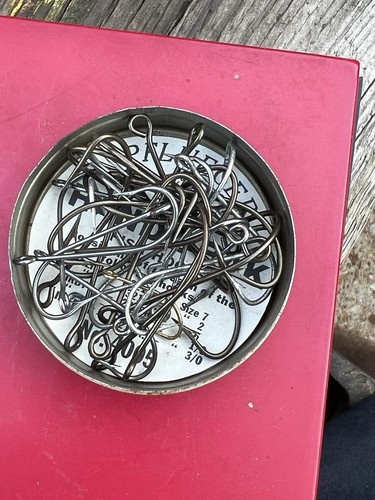Vintage Pflueger Hande-Pak Fish Hook Assortment No 4005 With Hooks Tin Case - Picture 4 of 4