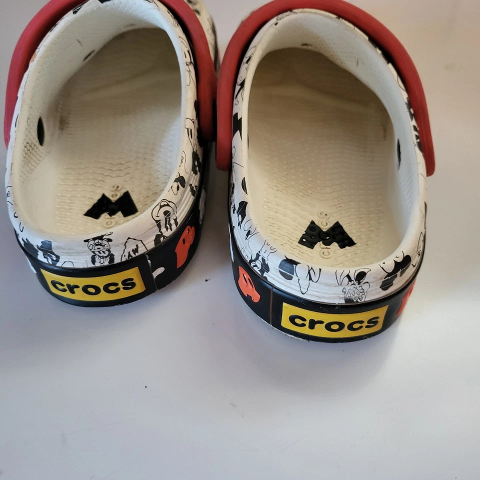 Tamancos infantis CROCS - Vermelho e preto tamanho 10 - Imagem 3 de 4