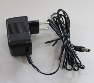 Netzteil AC-DC ADAPTOR LG090020EP  Output: 9V-200mA 1.8VA