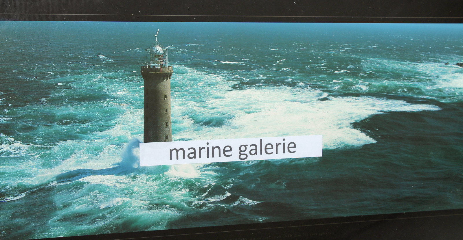 Décoration marine Bretagne avec cette affiche photo panoramique du phare de Kéréon coloré