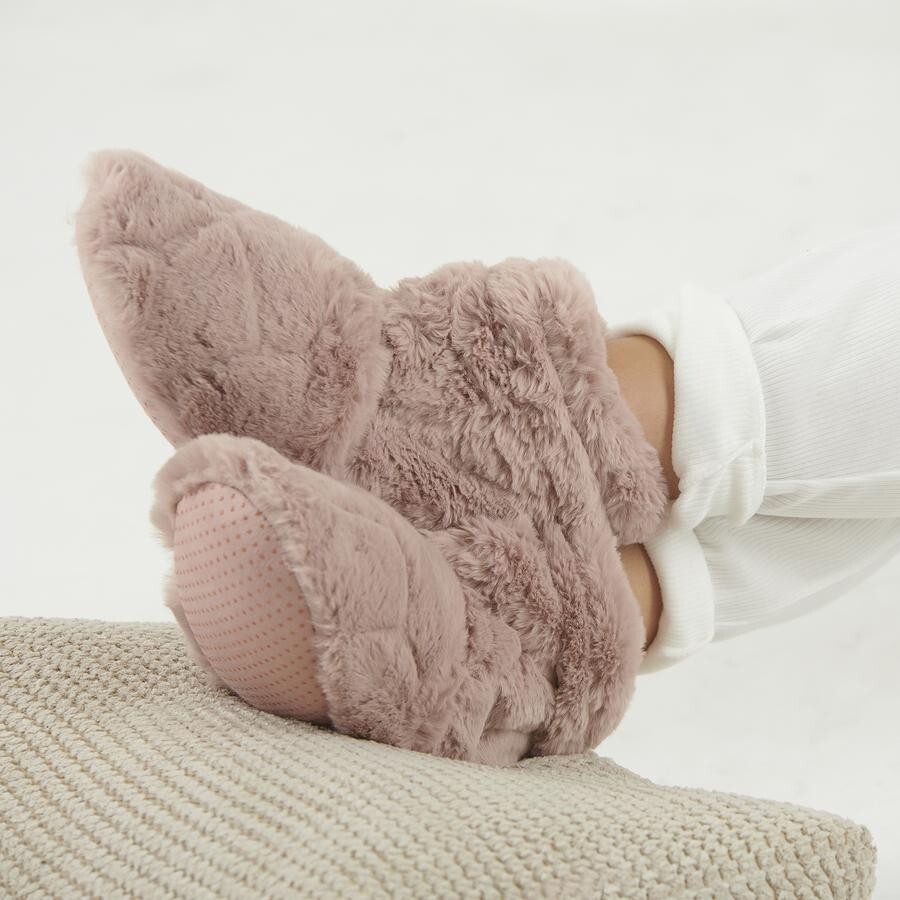 Aroma Home Microwavable Slipper Boots: Pink Faux Fur UK