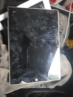 Microsoft Surface Pro X 1876 13'' 16GB RAM 512GB SSD (FOR PARTS ONLY)