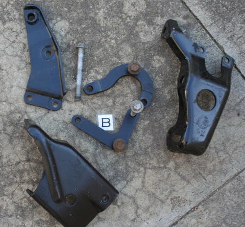 80-87 CHEVROLET SB 305 350 R4 A/C COMPRESSOR MOUNT BRACKET SET TRUCK OR CAR b